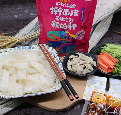 雜八得戀愛(ài)寶典搟面皮方便速食食品特色面食
