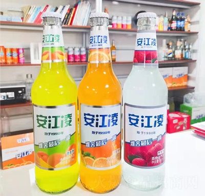 安江凌橙子+桃子+荔枝味汽水500ml碳酸飲料